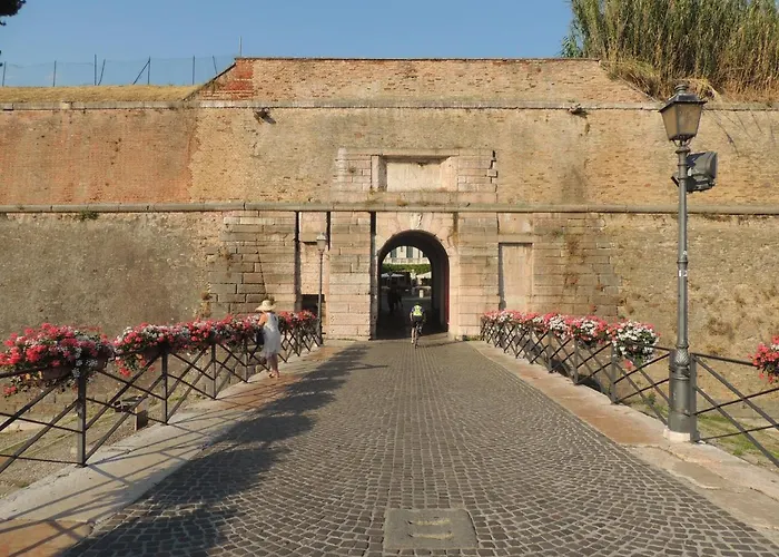Anfite Castelletto * Πεσκιέρα ντελ Γκάρντα